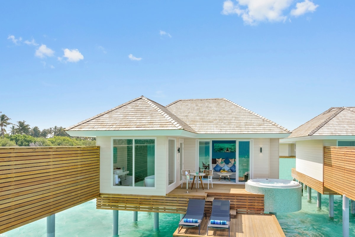 - 73 m2
- Suitable for couples and friends
- 2 adults + 2 kids (Child policy disclaimer must be signed)
- Free Wifi
- In-room entertainment system with 40-inch LED TV
- Mini bar / Hair Dryer / Safe
- Coffee Machine
- Private deck with swirl pool and lagoon access
- Freestanding bathtub with a sea view