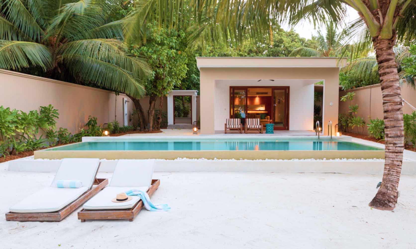 - Absorb a dose of vitamin sea in a beach haven on the glittering sand. Coconut palms sway while you recline on the pristine beach next to your private pool or stroll down the intimate white sand, where the only footsteps are your own.
- 1-bedroom 470 sqm
- Beach Hammock
- Direct Access to Beach