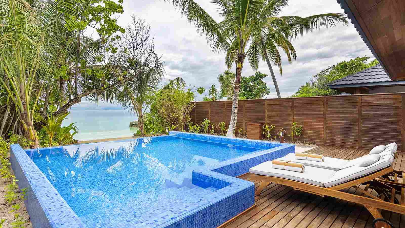 - 225M²
- Secluded, spacious and luxurious, the Beach Residence provides contemporary interiors, spacious bedroom and living room, and a large private pool.
